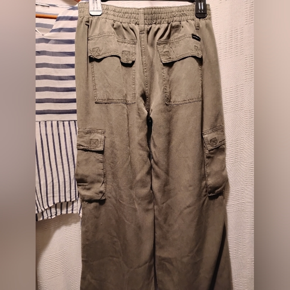 Sanctuary Relaxed Reissue Cargo Pants. Size M - Picture 7 of 13